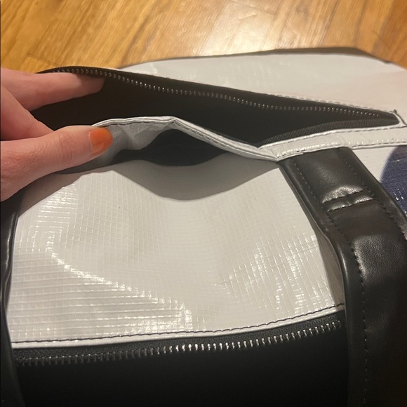 RAREFORM Maya CrossBody GYM TOTE DUFFLE Blue billboard recycled personal Bag - Picture 16 of 17